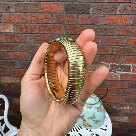 Anthropologie Gold Stainless Steel Waterproof Tarnish Snake Chain Bracelet - Picture 13 of 15